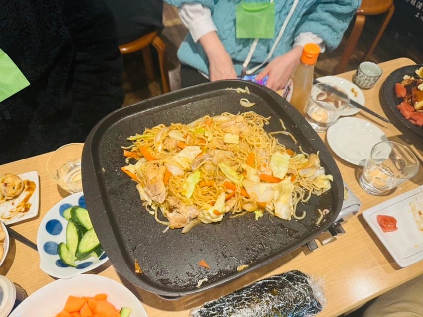 Tokyo : Shared Yakisoba Making and All-You-Can-Drink Sake - Activity Description