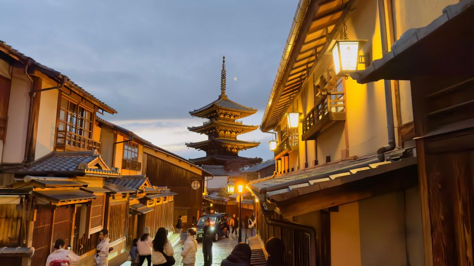 Kyoto Gion Sunset Tour: Gion, Pontocho, Yasaka & Secrets - Tour Description